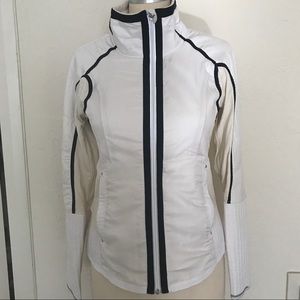 lululemon Run Bundle Up Jacket size 8 in Polar Cream / White / Black